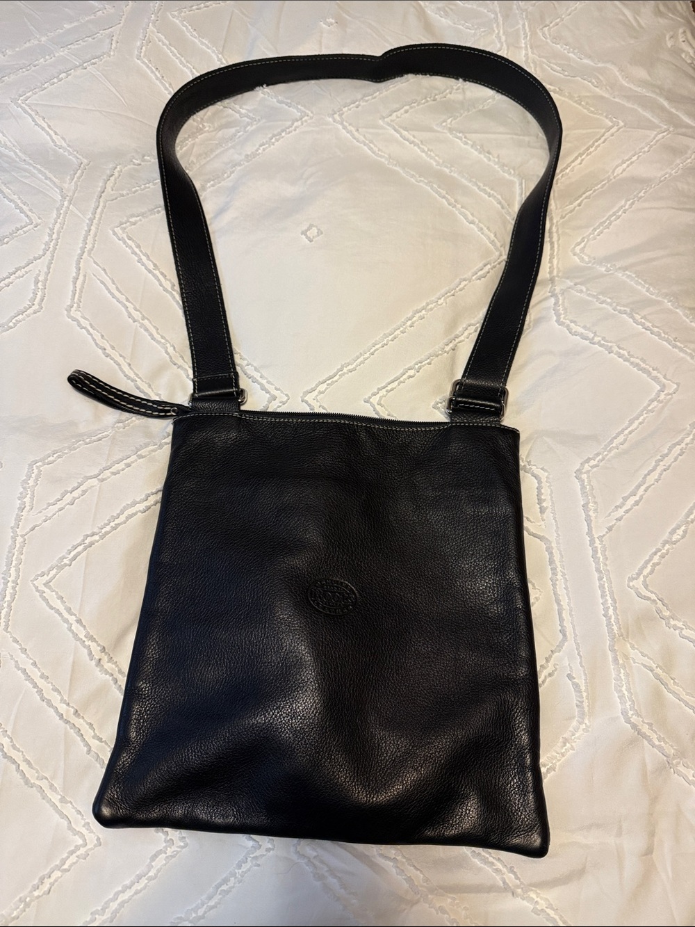 Roots Black Leather Crossbody Bag with Contrast Stitching - Picture 2 of 13